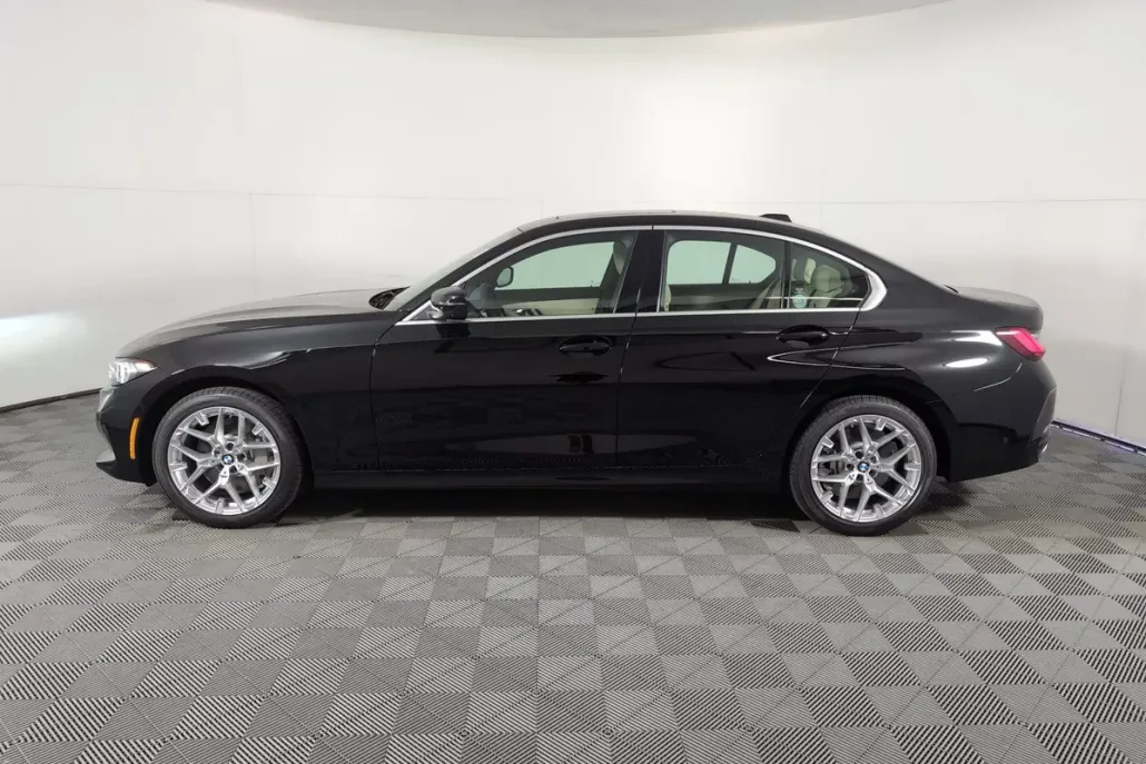 2025 Bmw 330i photo 1