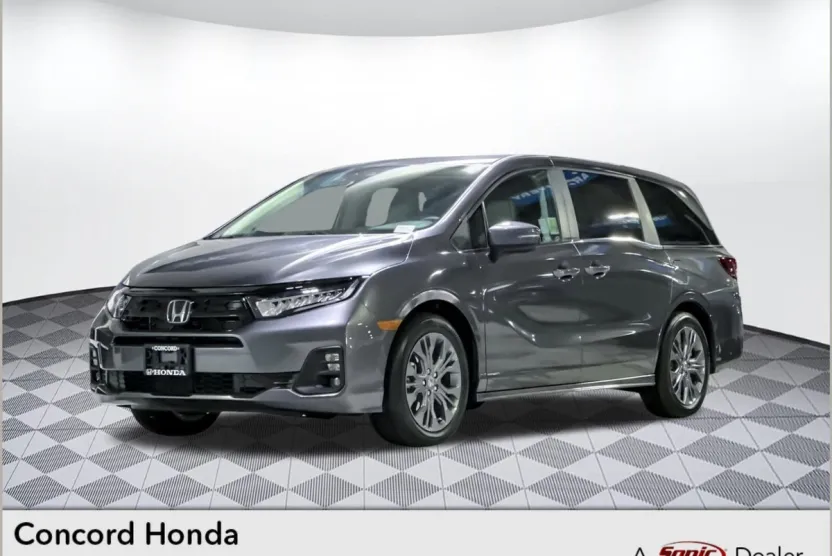 2026 Honda Odyssey Touring photo 1