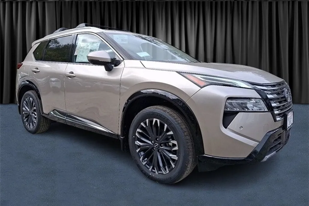 2026 Nissan Rogue Platinum photo 1