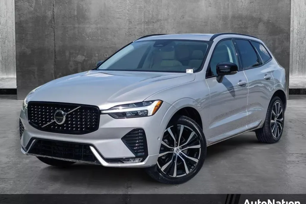 2025 Volvo XC60 B5 Plus photo 1