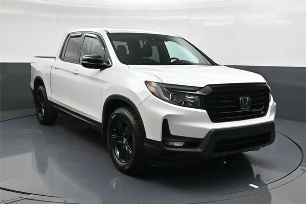 2021 Honda Ridgeline Black Edition photo 1