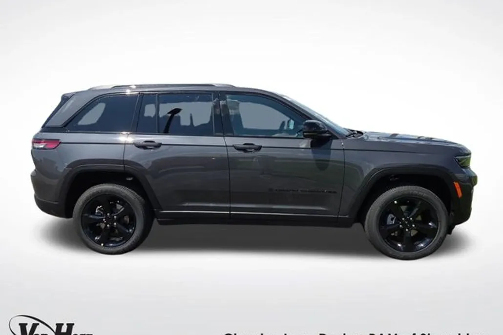 2025 Jeep Grand Cherokee Altitude photo 1