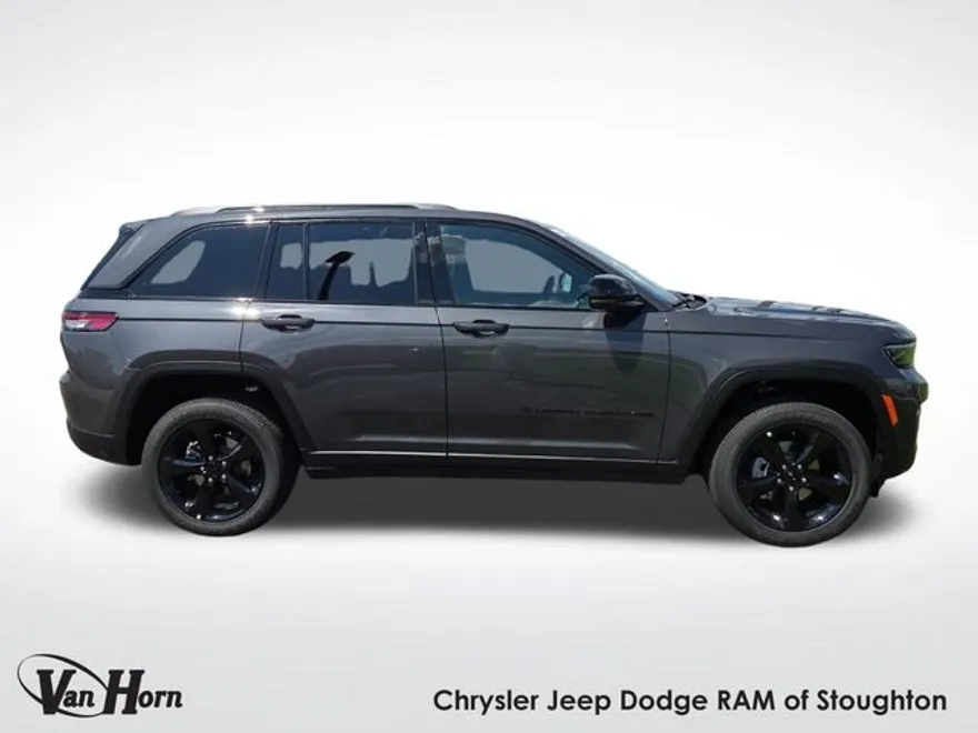 2025 Jeep Grand Cherokee Altitude photo 1