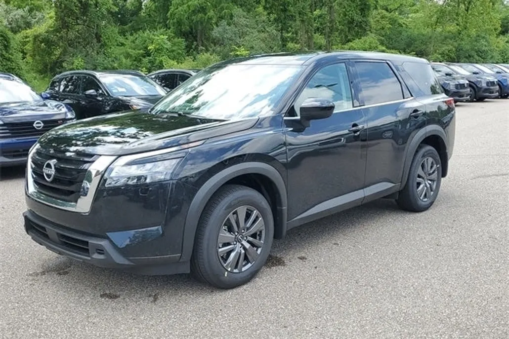 2025 Nissan Pathfinder S photo 1
