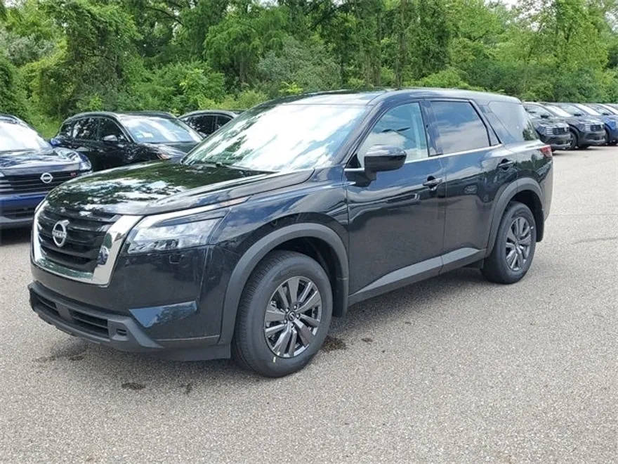 2025 Nissan Pathfinder S photo 1