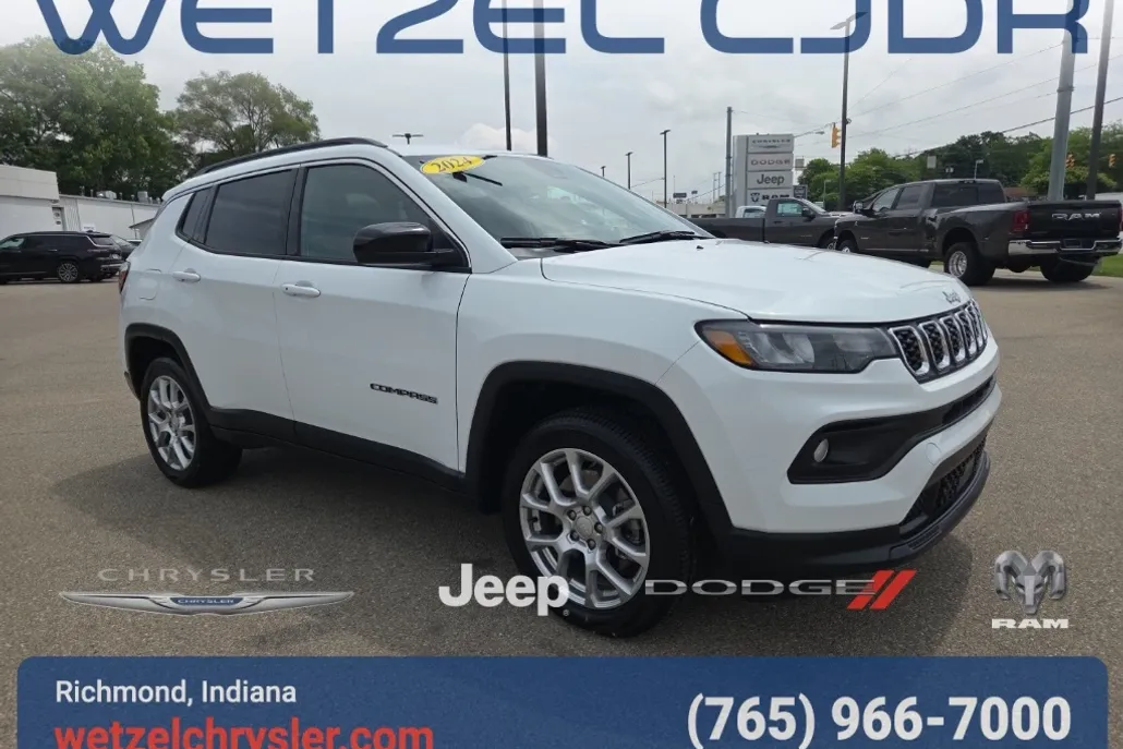 2024 Jeep Compass Latitude Lux photo 1