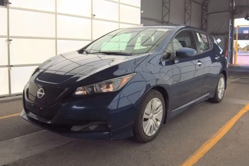 2024 Nissan Leaf S photo 1