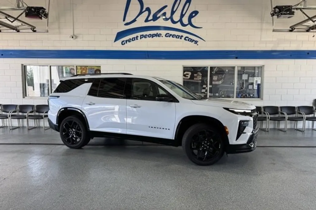 2026 Chevrolet Traverse RS photo 1