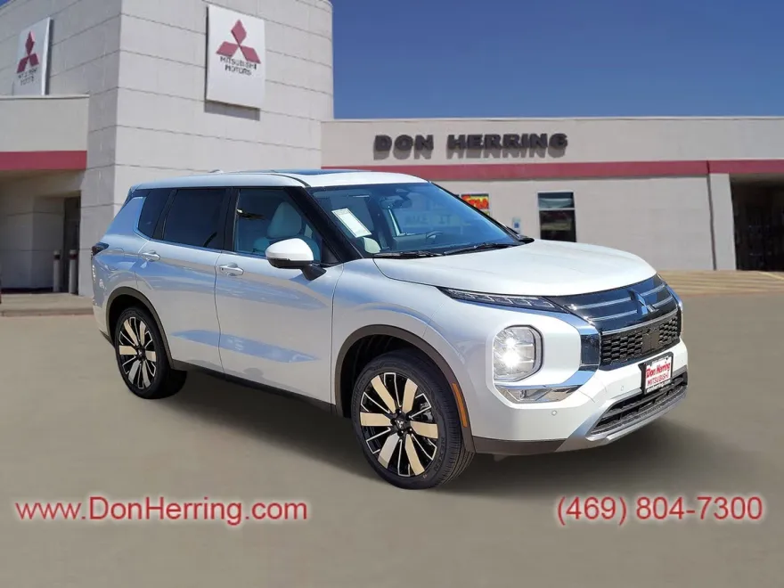 2025 Mitsubishi Outlander SE photo 1