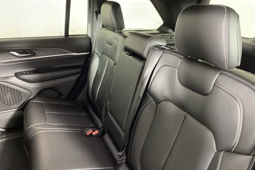 2025 Jeep Grand Cherokee Limited photo 1
