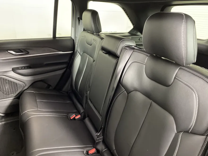 2025 Jeep Grand Cherokee Limited photo 1