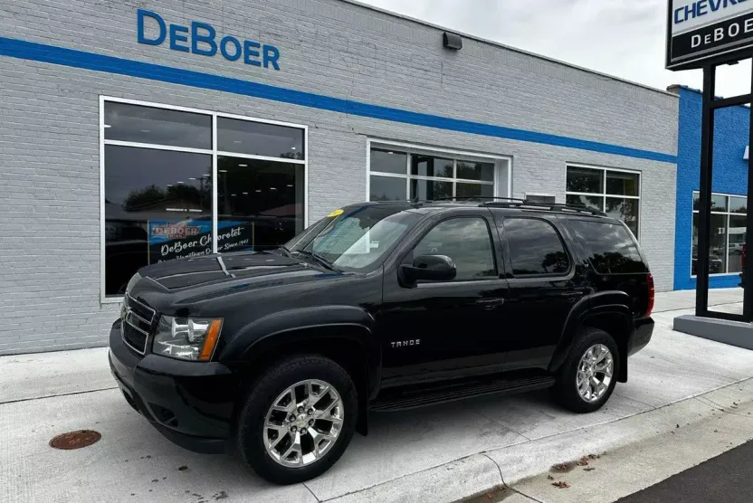 2011 Chevrolet Tahoe LT photo 1