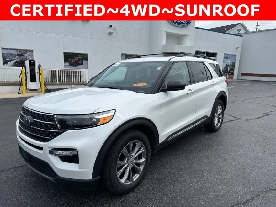 2022 Ford Explorer XLT photo 1