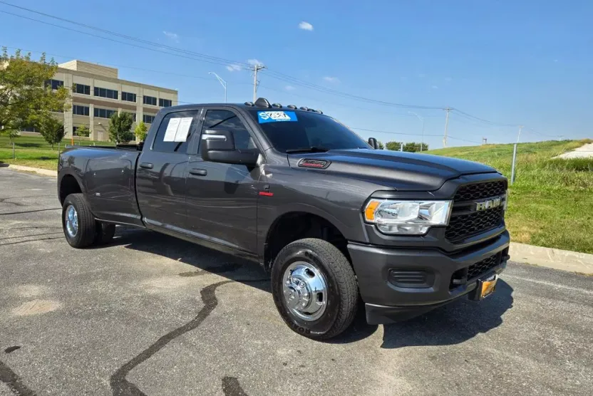 2024 Ram 3500 Tradesman photo 1