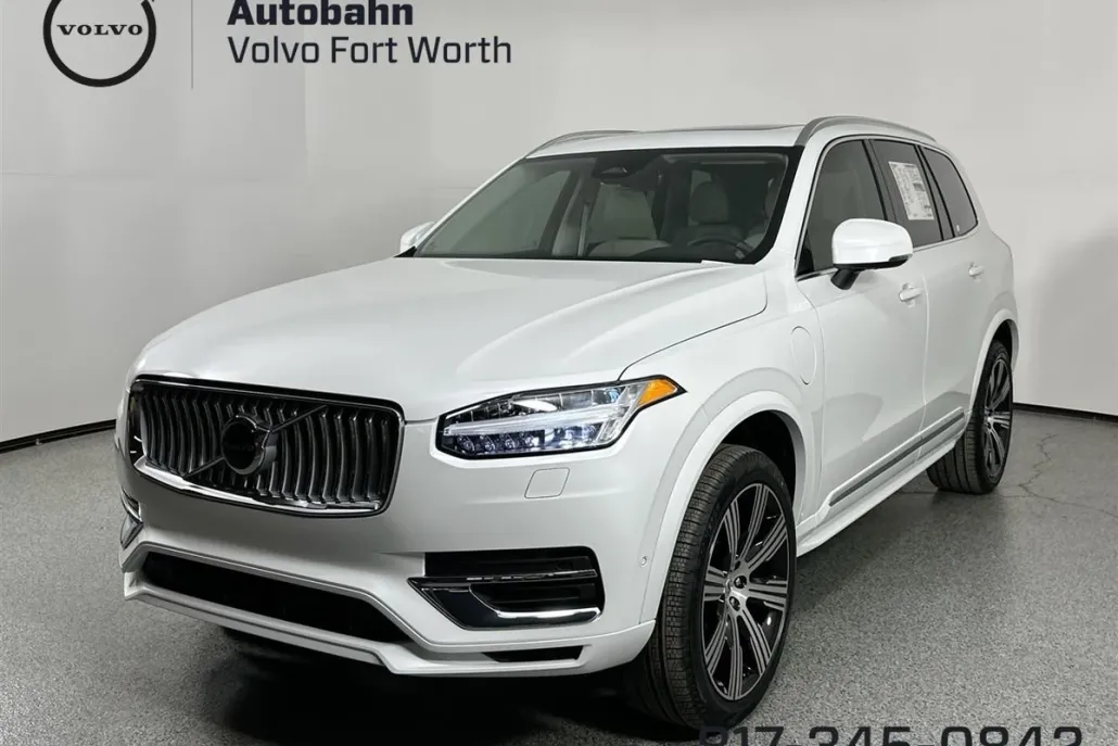 2025 Volvo XC90 T8 AWD Plus photo 1