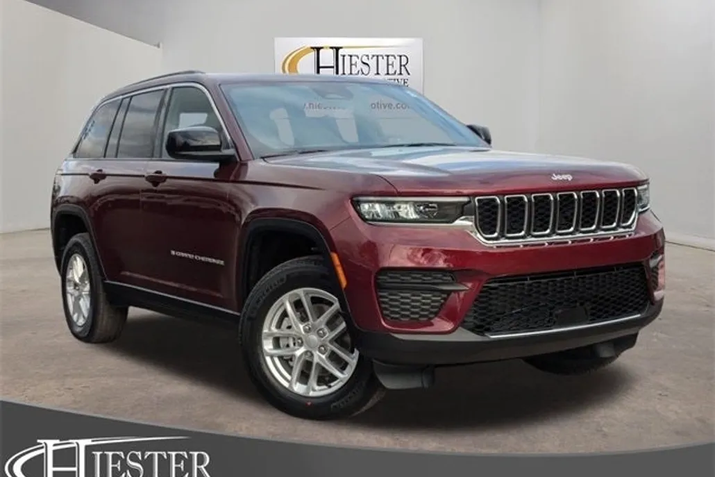 2025 Jeep Grand Cherokee Laredo photo 1