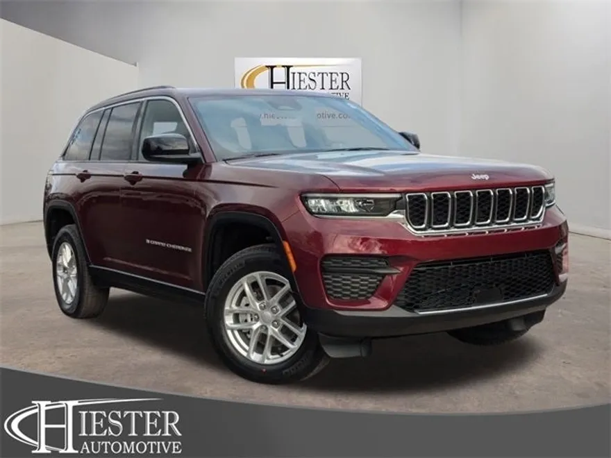 2025 Jeep Grand Cherokee Laredo photo 1