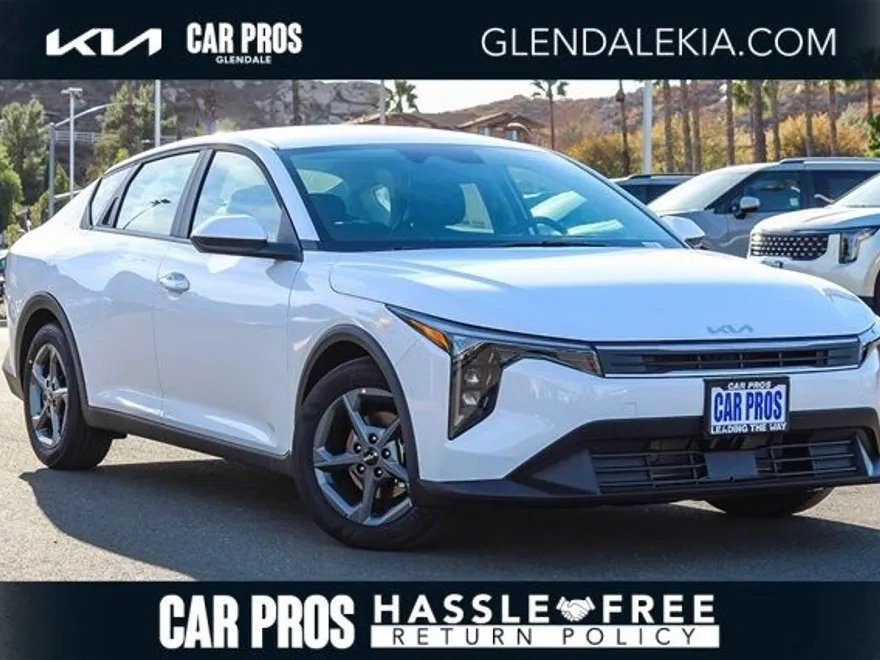 2025 Kia K4 LXS photo 1