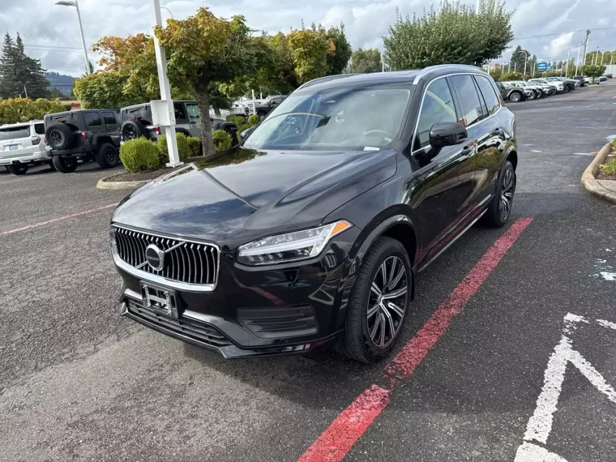 2023 Volvo XC90 B5 Core photo 1