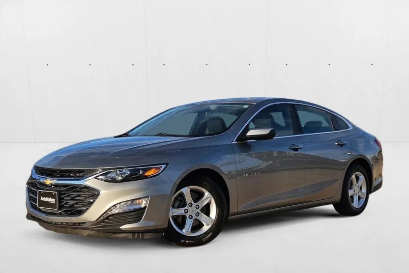 2024 Chevrolet Malibu 1LT photo 1