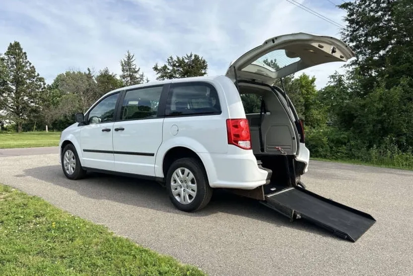 2016 Dodge Grand Caravan Value Package photo 1