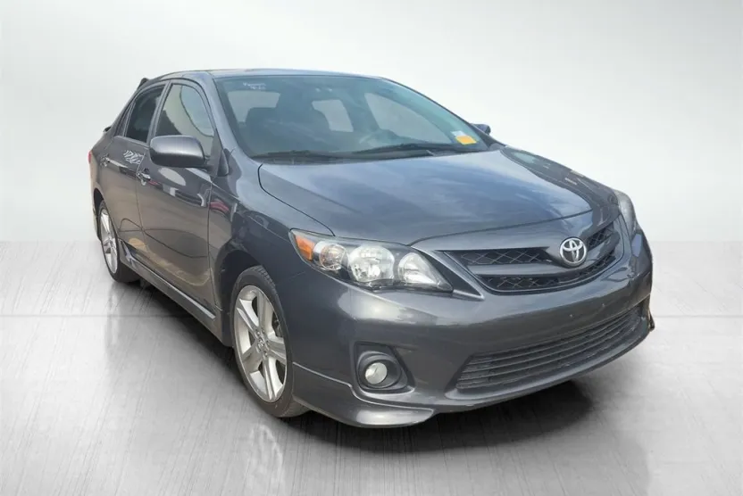 2013 Toyota Corolla L photo 1