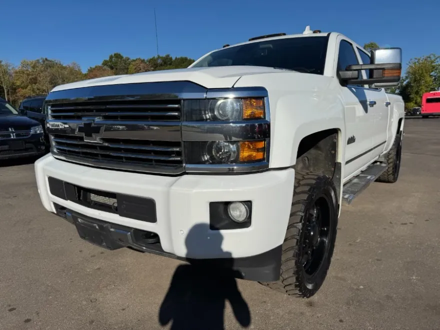 2016 Chevrolet Silverado 2500HD High Country photo 1