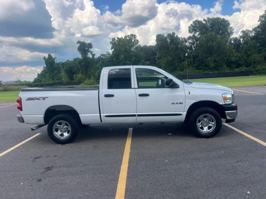 2008 Dodge Ram SLT photo 1