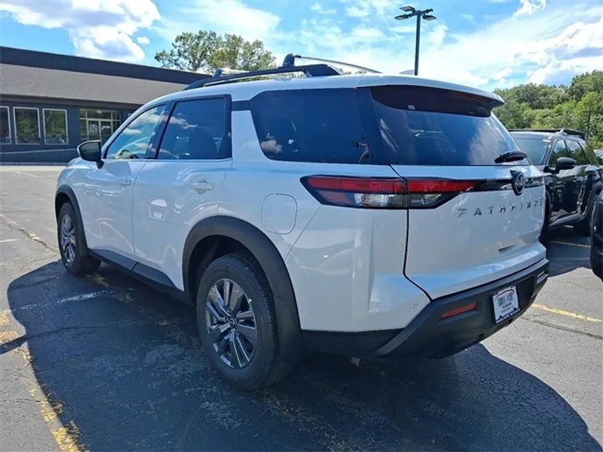 2025 Nissan Pathfinder SV photo 1