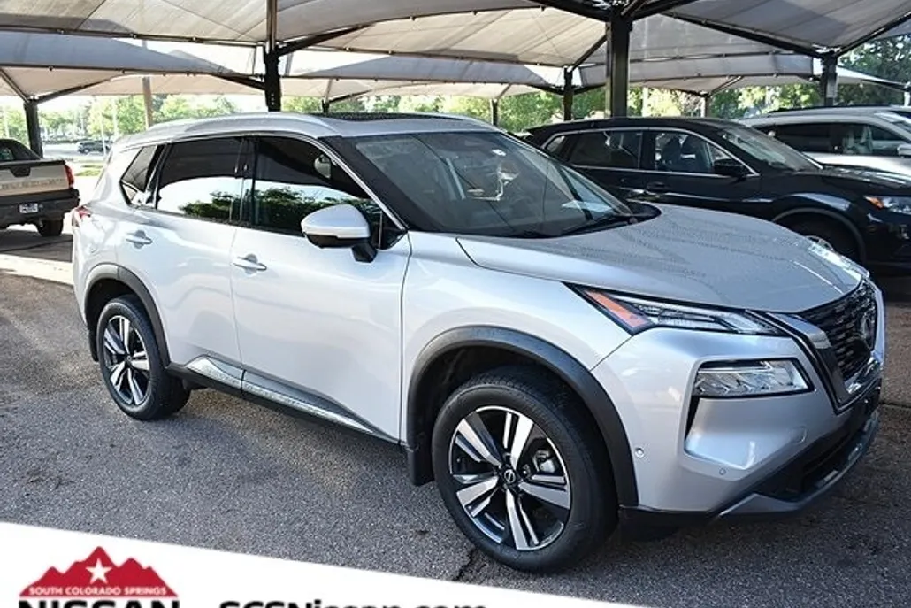 2023 Nissan Rogue SL photo 1