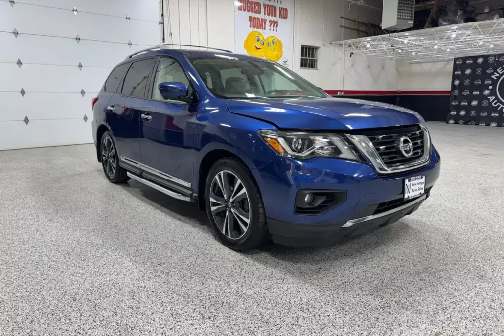 2019 Nissan Pathfinder Platinum photo 1