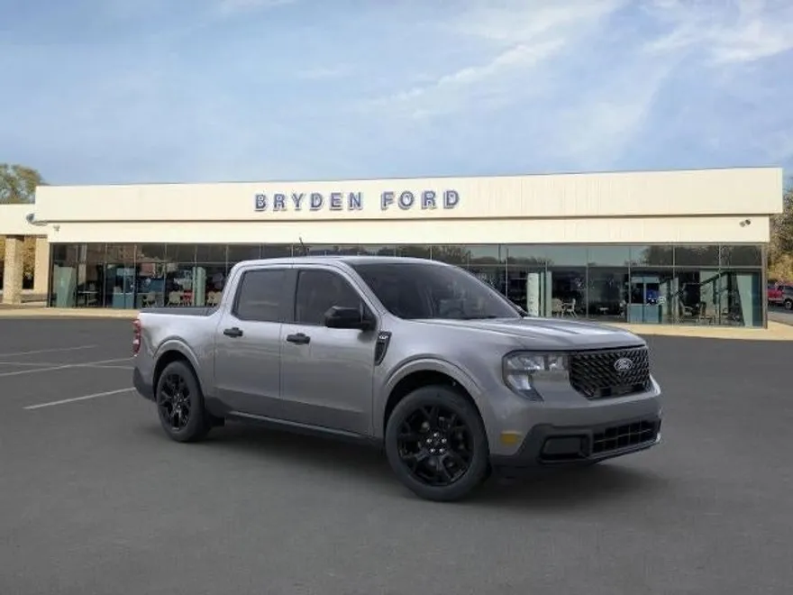 2025 Ford Maverick XLT photo 1