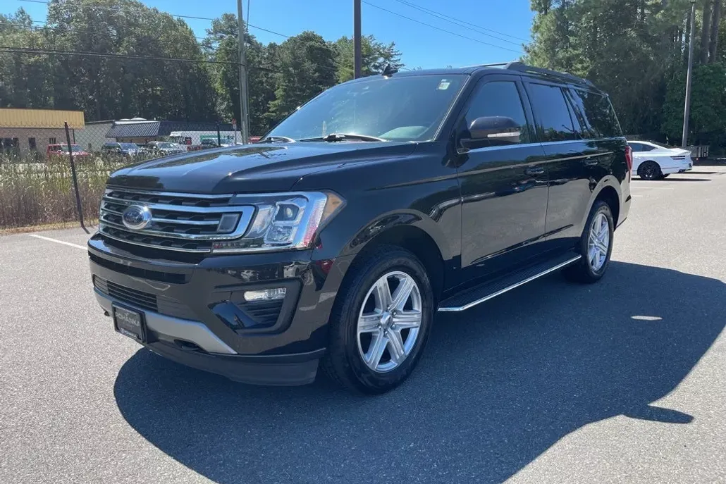 2020 Ford Expedition XLT photo 1