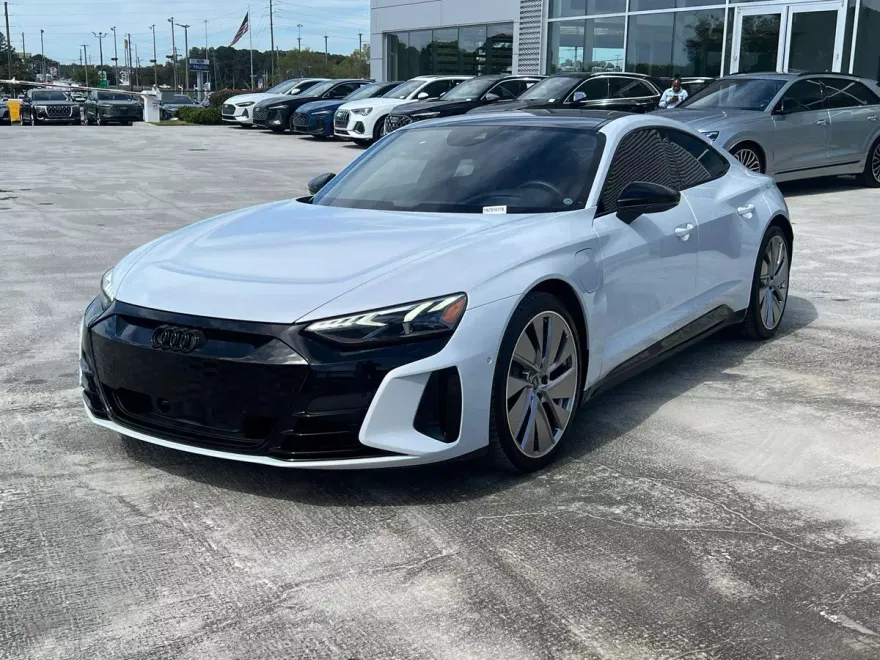 2022 Audi e-tron GT Prestige photo 1