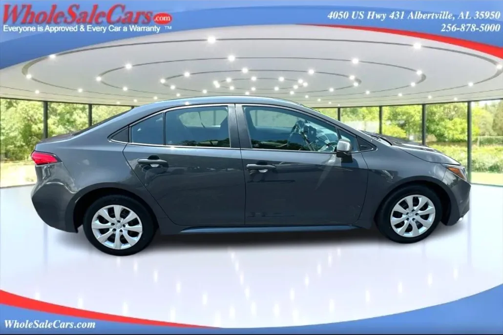 2023 Toyota Corolla LE photo 1