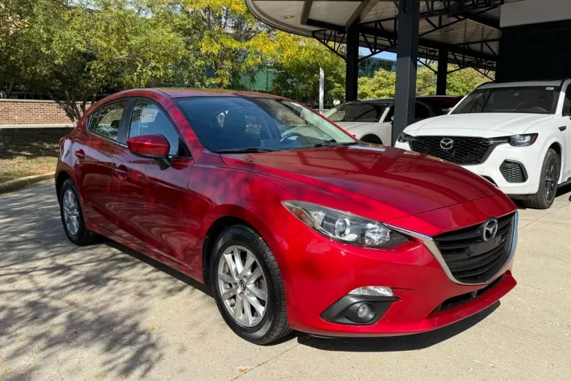 2016 Mazda Mazda3 Touring photo 1