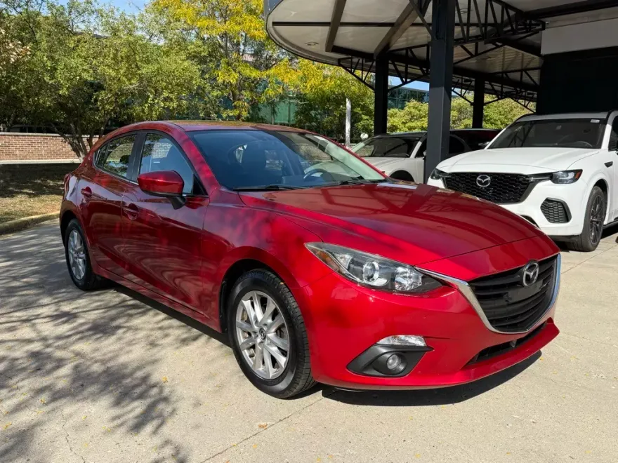2016 Mazda Mazda3 Touring photo 1