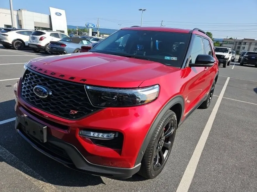 2021 Ford Explorer ST photo 1