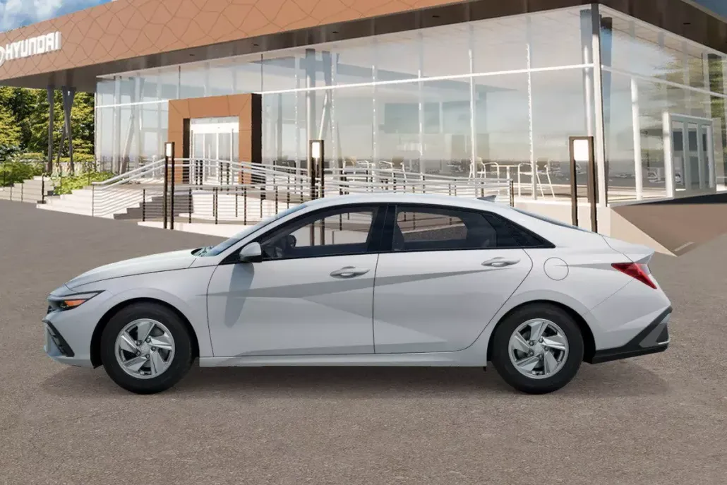 2025 Hyundai Elantra SE photo 1