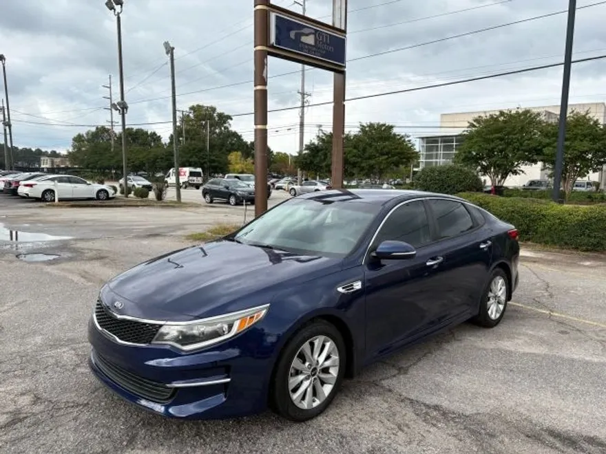 2018 Kia Optima LX photo 1