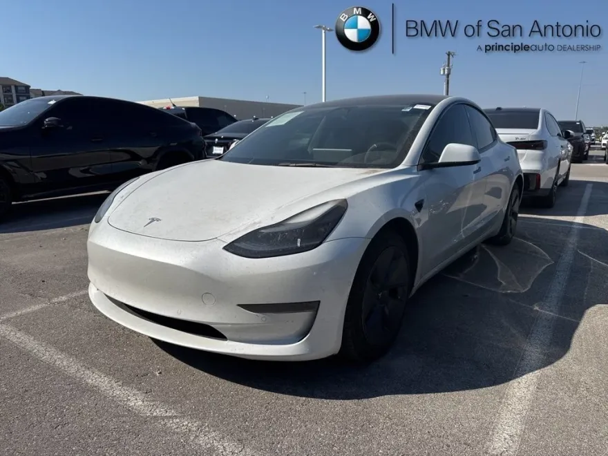 2022 Tesla Model 3 Rear-Wheel Drive photo 1