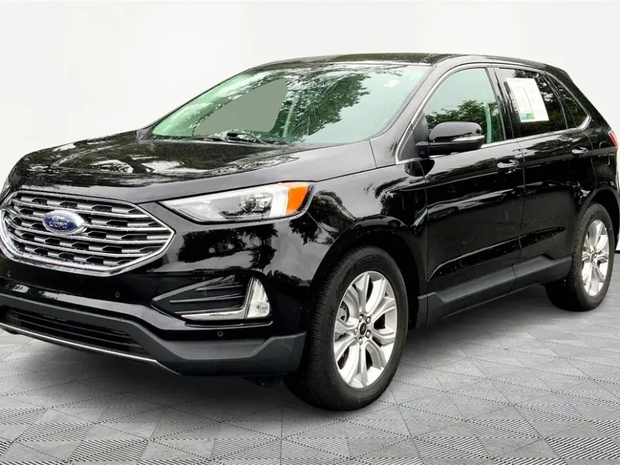 2024 Ford Edge Titanium photo 1