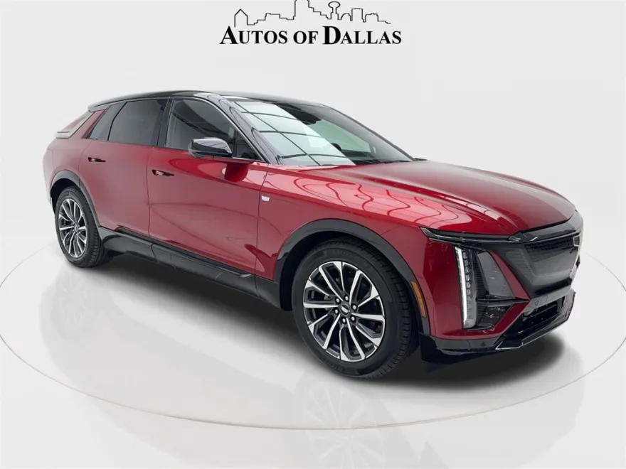 2024 Cadillac Lyriq Sport photo 1