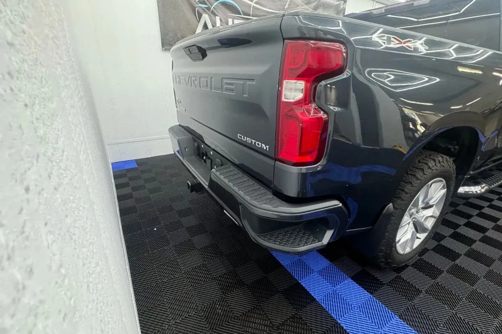 2019 Chevrolet Silverado 1500 Custom photo 1