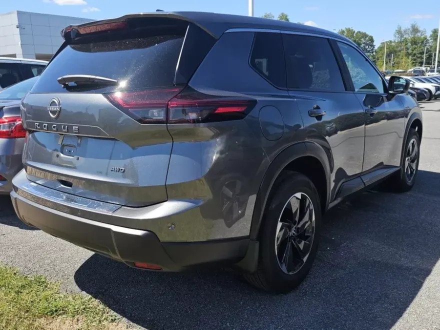2025 Nissan Rogue SV photo 1