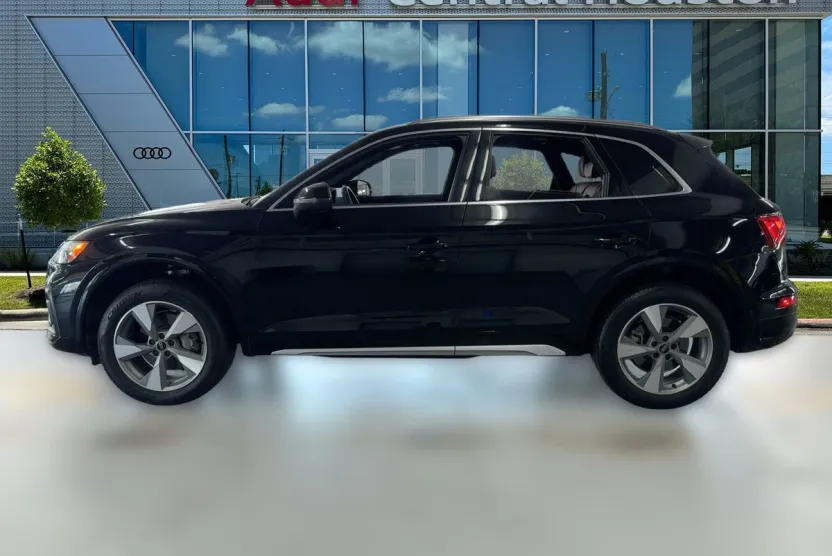2023 Audi Q5 Premium Plus photo 1