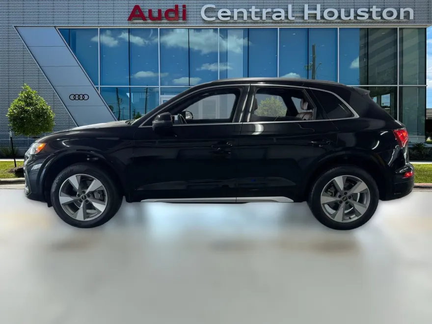 2023 Audi Q5 Premium Plus photo 1