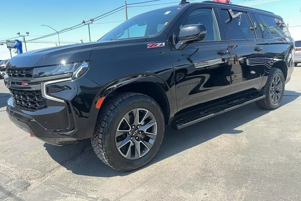 2021 Chevrolet Suburban Z71 photo 1
