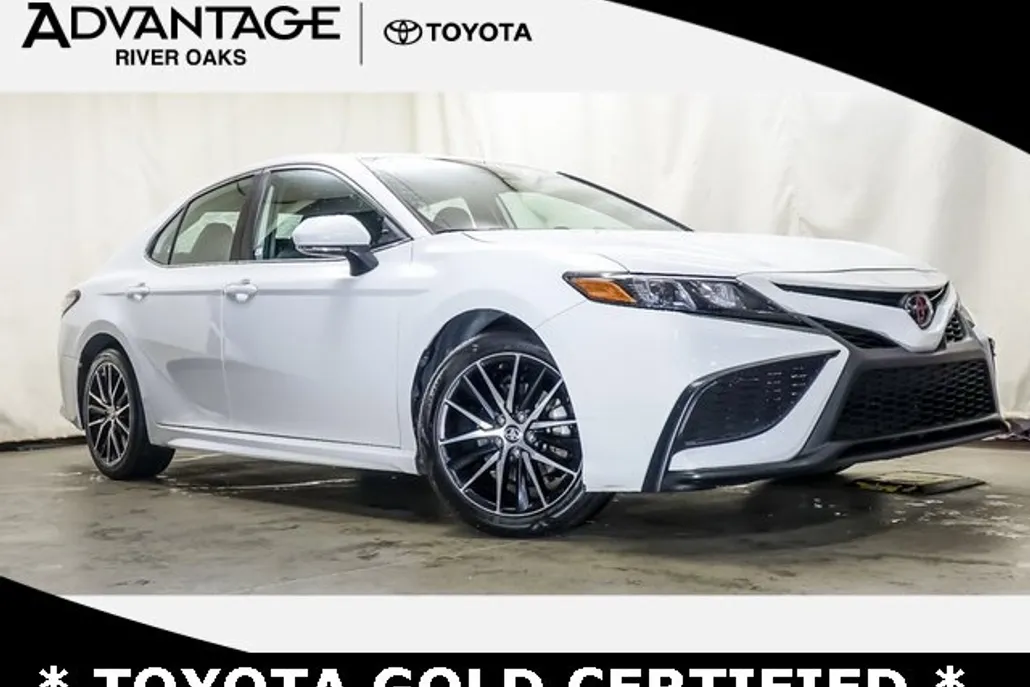 2023 Toyota Camry SE photo 1