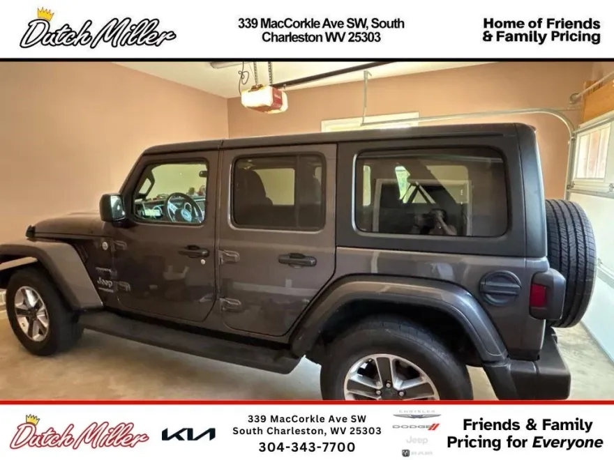 2021 Jeep Wrangler Unlimited Sahara photo 1